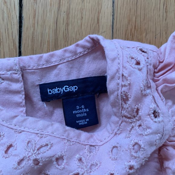 Gap pink bubble romper for baby sz 3-6M - Picture 4 of 4